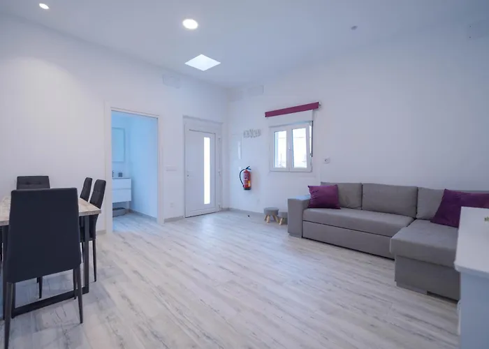 Cerca De La Playa Santa Cruz De Bezana